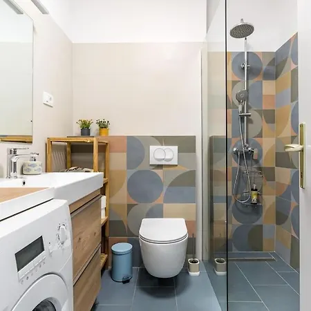شقة Center + Balcony سبليت