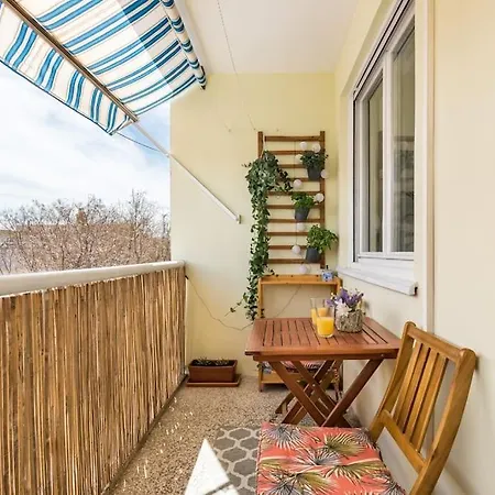 Center + Balcony * سبليت